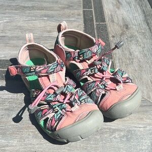 Keen sandals girls size 1